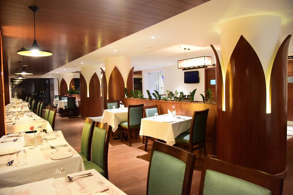 The Royal Comfort Bangalore Exteriör bild