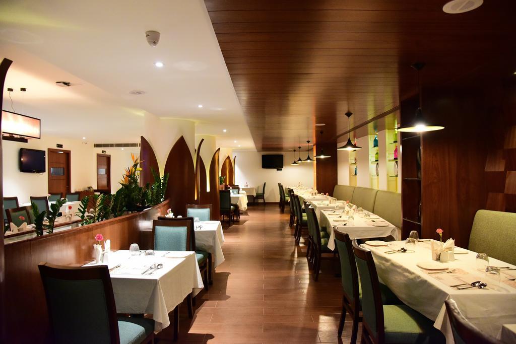 The Royal Comfort Bangalore Exteriör bild