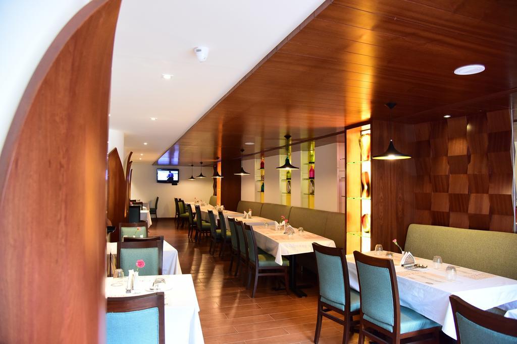 The Royal Comfort Bangalore Exteriör bild