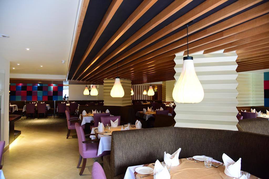 The Royal Comfort Bangalore Exteriör bild