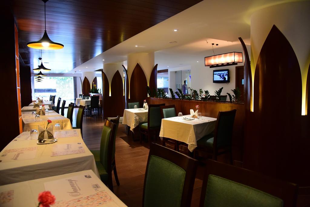 The Royal Comfort Bangalore Exteriör bild