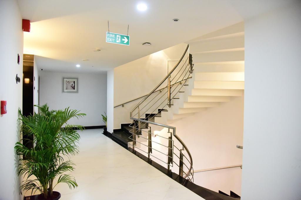 The Royal Comfort Bangalore Exteriör bild