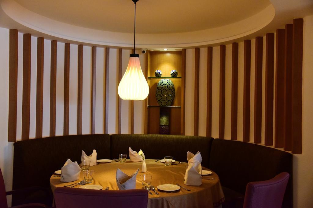 The Royal Comfort Bangalore Exteriör bild