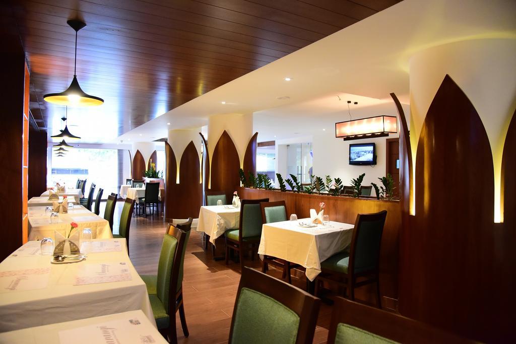The Royal Comfort Bangalore Exteriör bild