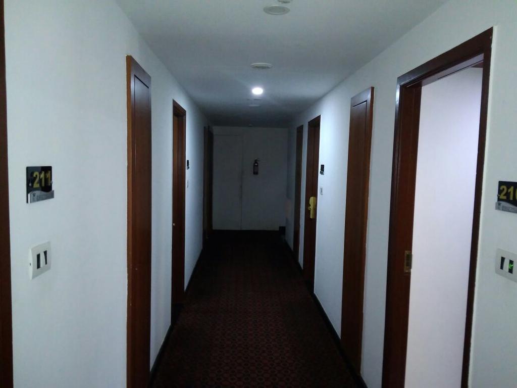 The Royal Comfort Bangalore Exteriör bild